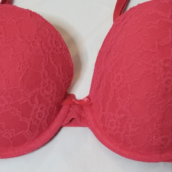 Victoria's Secret Demi Bra - Picture 2 of 11